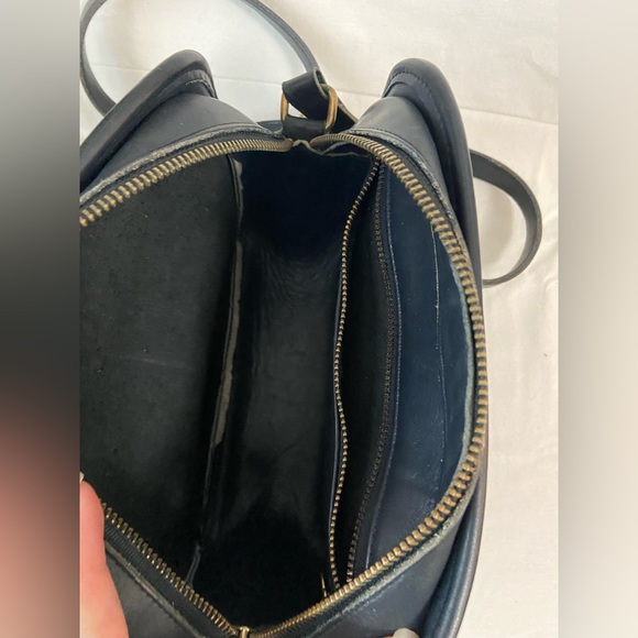 Vintage Coach Black Leather Crossbody Shoulder Handbag No. D4C-9931 - Picture 6 of 16